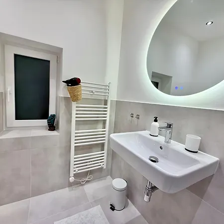 Frisch Saniertes Business 