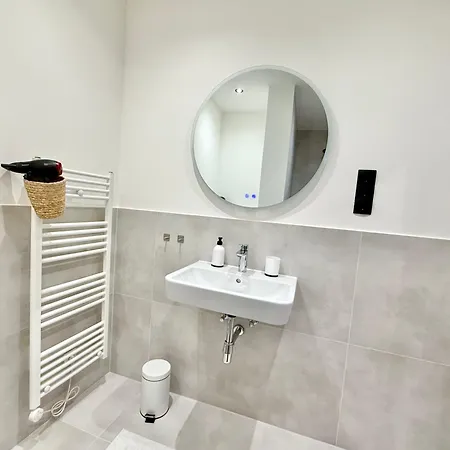 Frisch Saniertes Business 