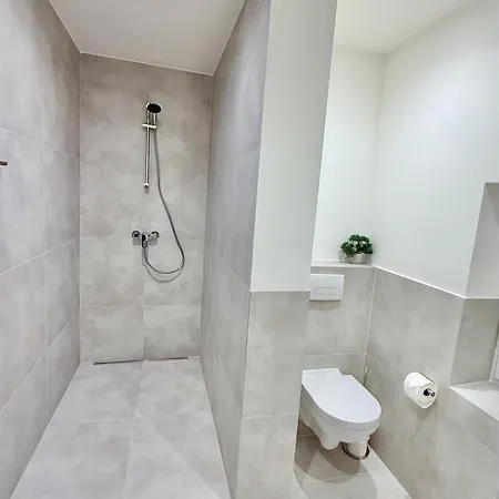 Frisch Saniertes Business 